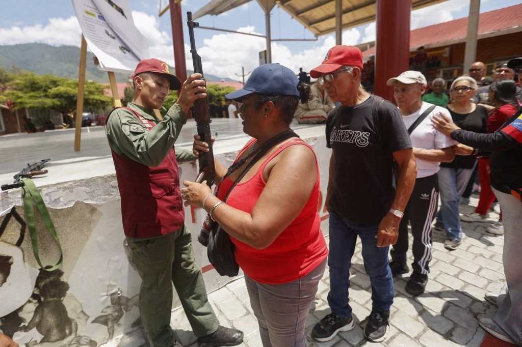 Venezuela obučava civile o uporabi oružja u slučaju američkog napada - 6