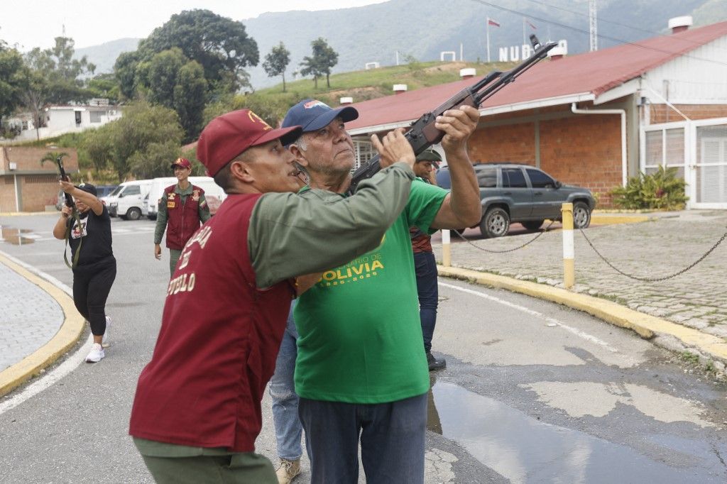 Venezuela obučava civile o uporabi oružja u slučaju američkog napada - 6