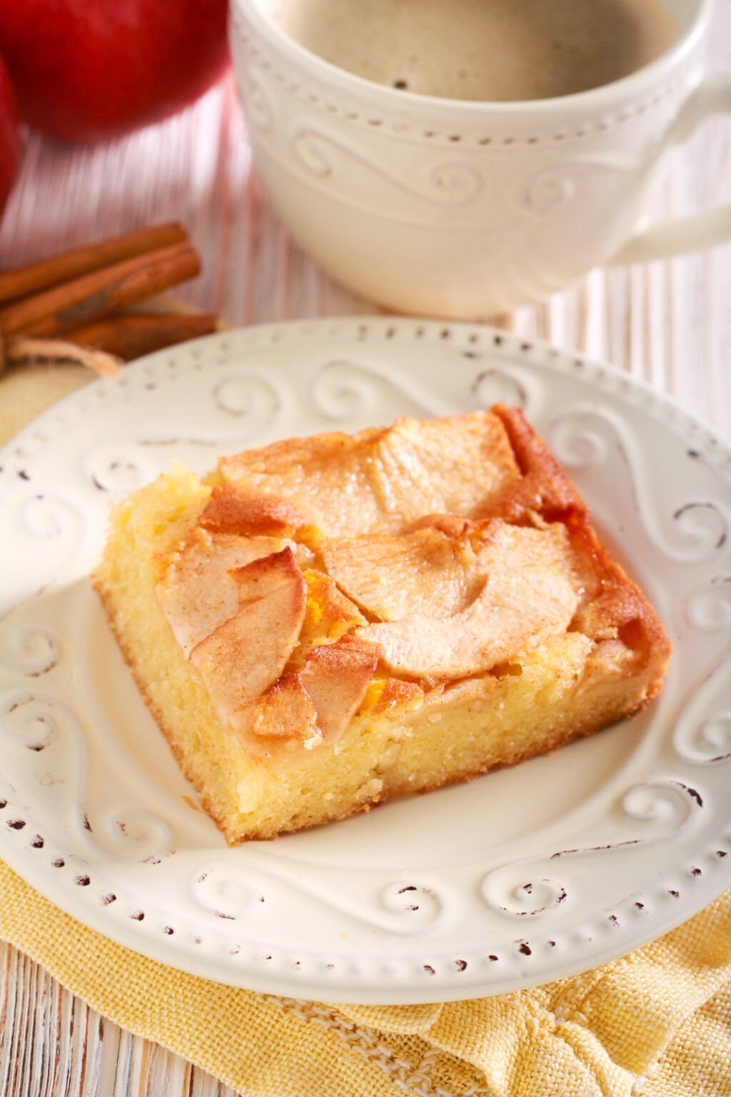 Brzi kolač od jabuka