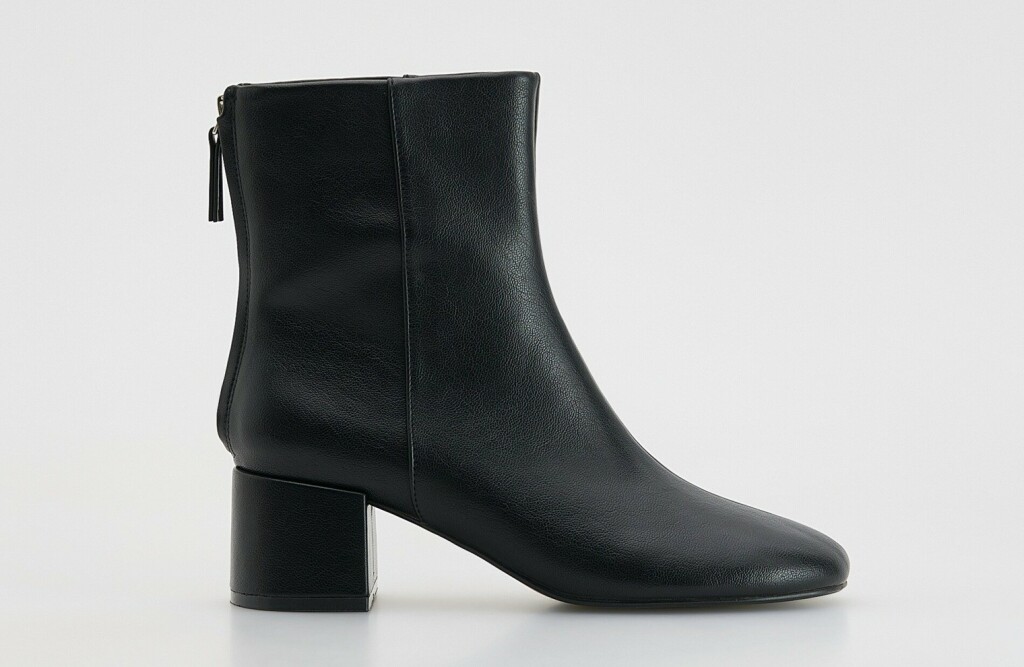 Reserved, 45,99 eura