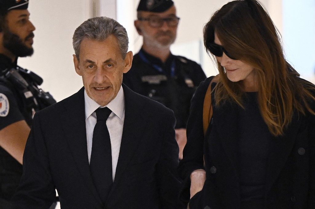 Nicolas Sarkozy i Muammar al-Gaddafi