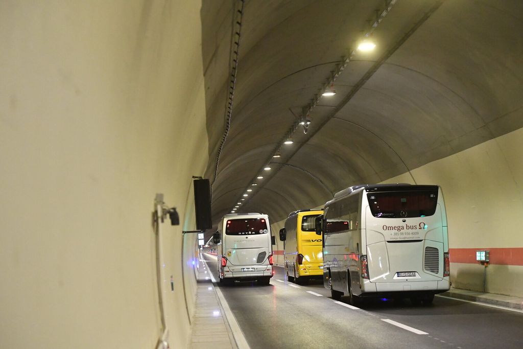 Svečano puštanje u promet obnovljene cijevi tunela Učka - 30