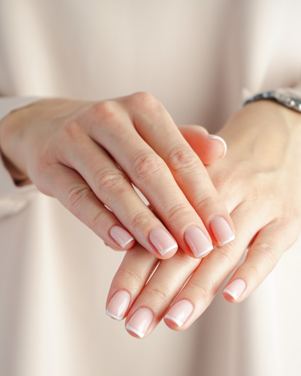 Mikro francuska manikura