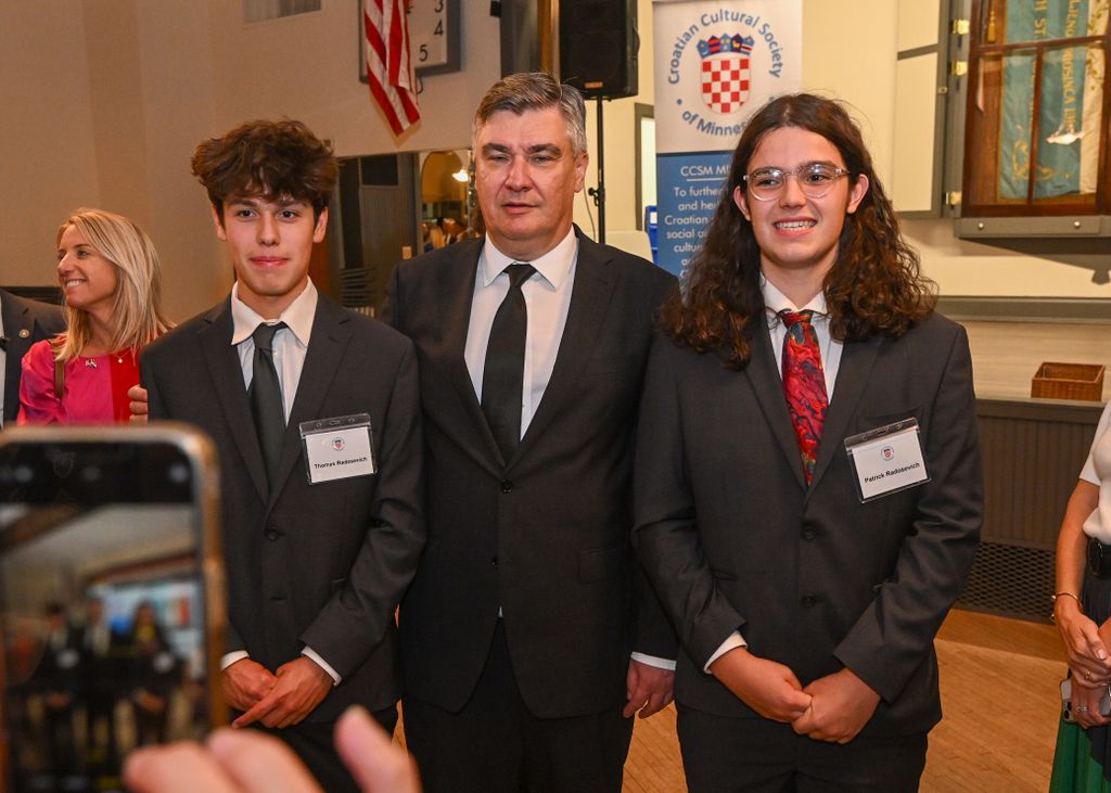 Predsjednik Zoran Milanović sastao se s predstavnicima Hrvata u Minnesoti. - 9