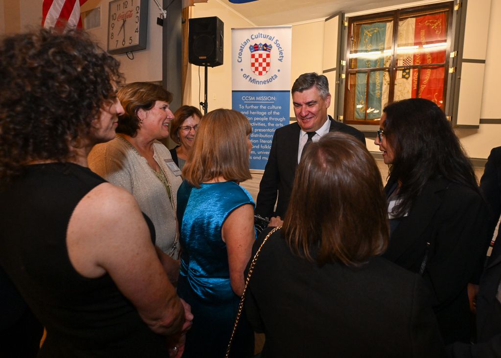 Predsjednik Zoran Milanović sastao se s predstavnicima Hrvata u Minnesoti. - 9