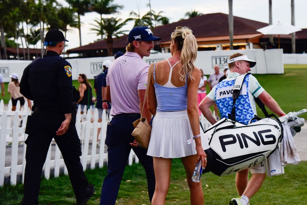 Jake Knapp, Mekena White