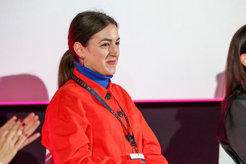 Žena na poslu, ilustracija