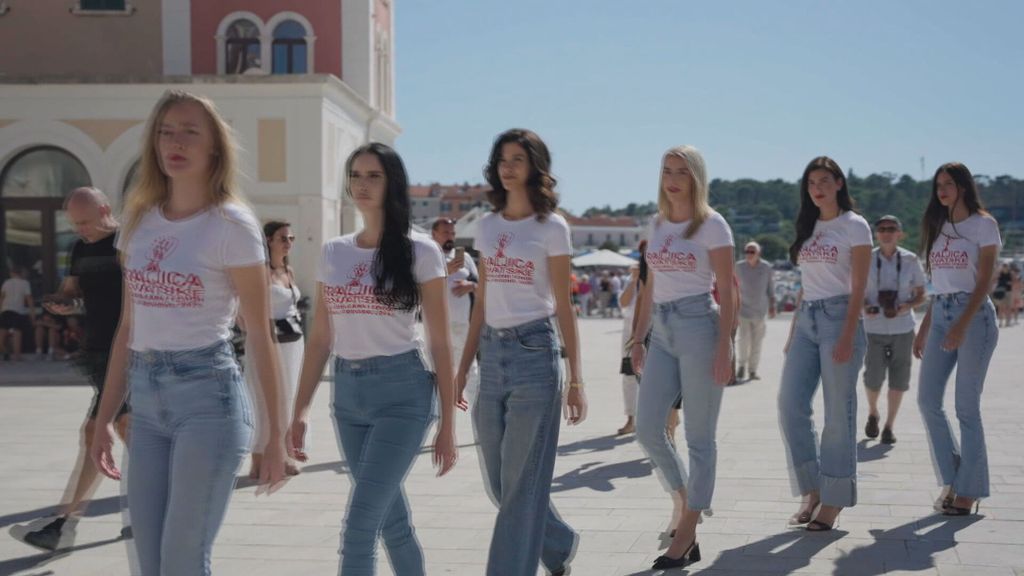 Kraljica Hrvatske - 6