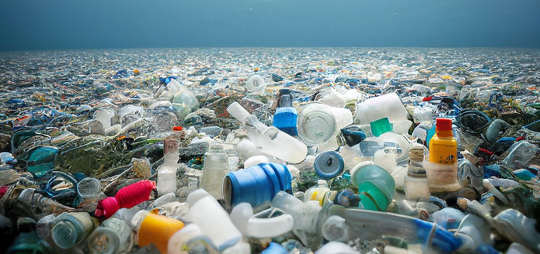 Plastični otpad u oceanu