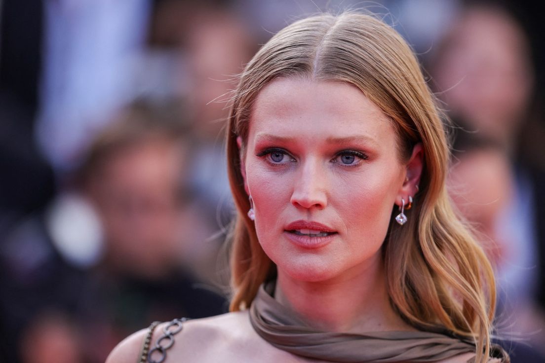 62824471-toni-garrn.jpg