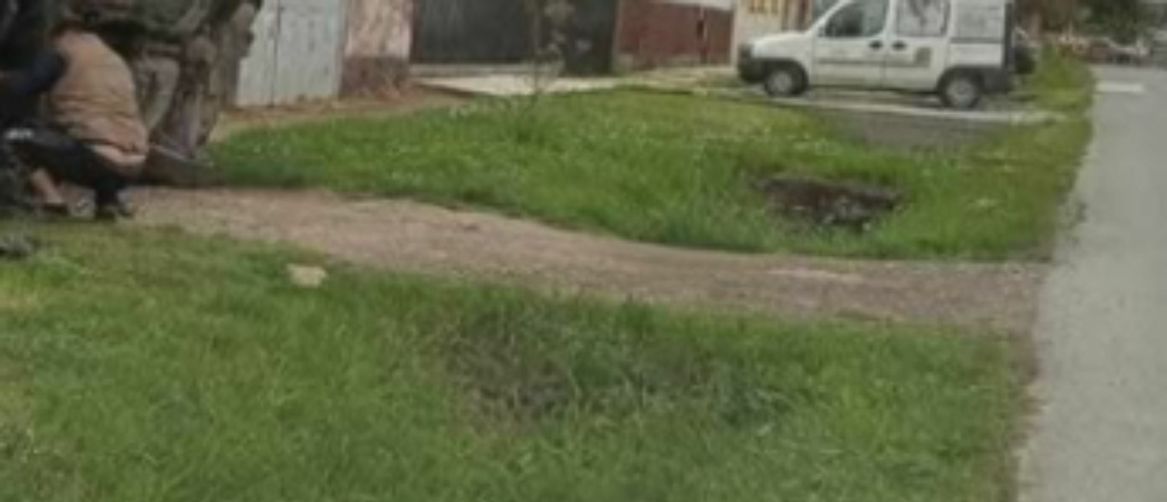 Popravljanje automobila okrenutog na bok