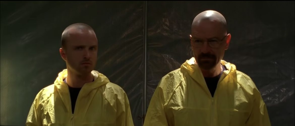 Jesse Pinkman i Walter White u žutim odjelima
