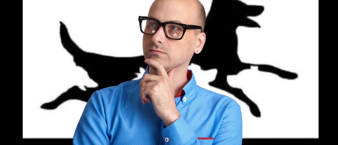 Zagonetka sa skrivenim psima i muškarac koji razmišlja