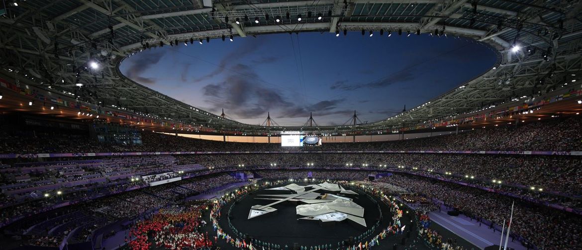 Brojna publika i sportaši na Stade de France