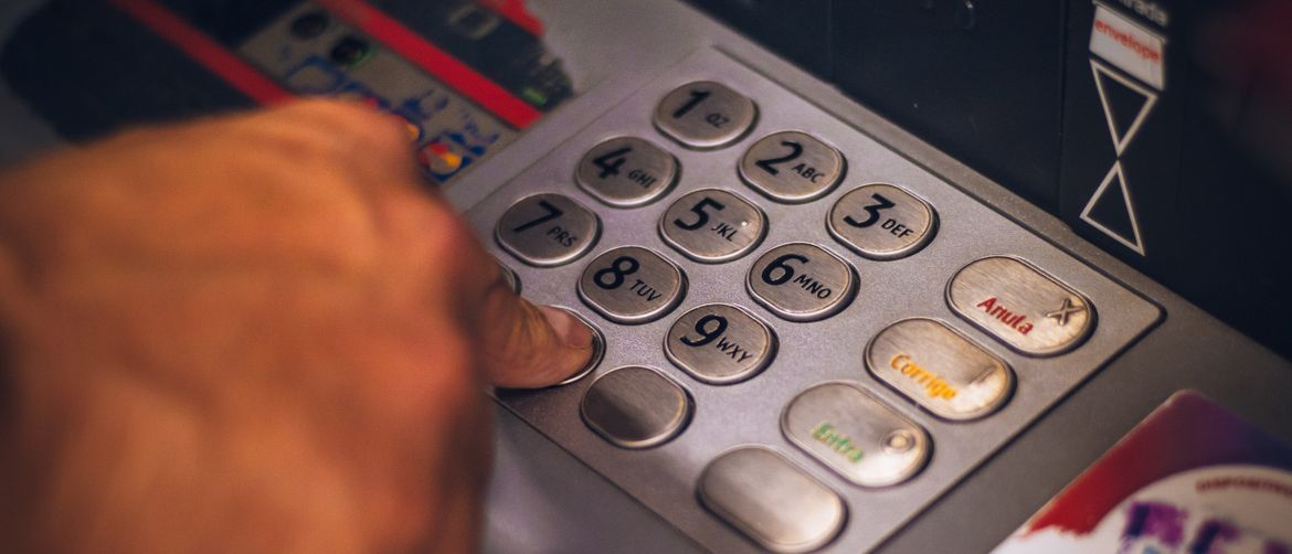 Podizanje govotine s bankomata