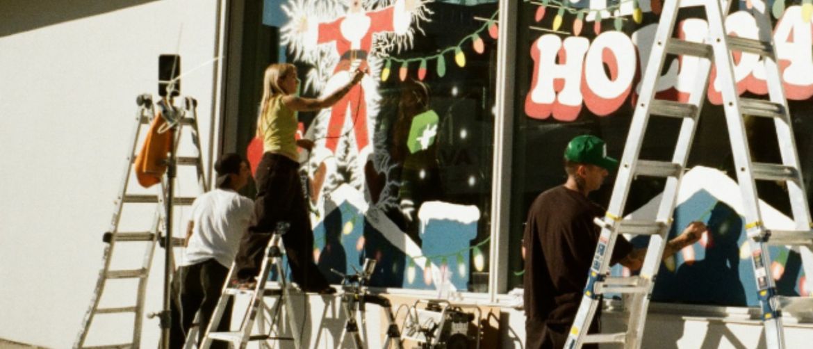 Oslikavanje izloga blagdanskim motivima