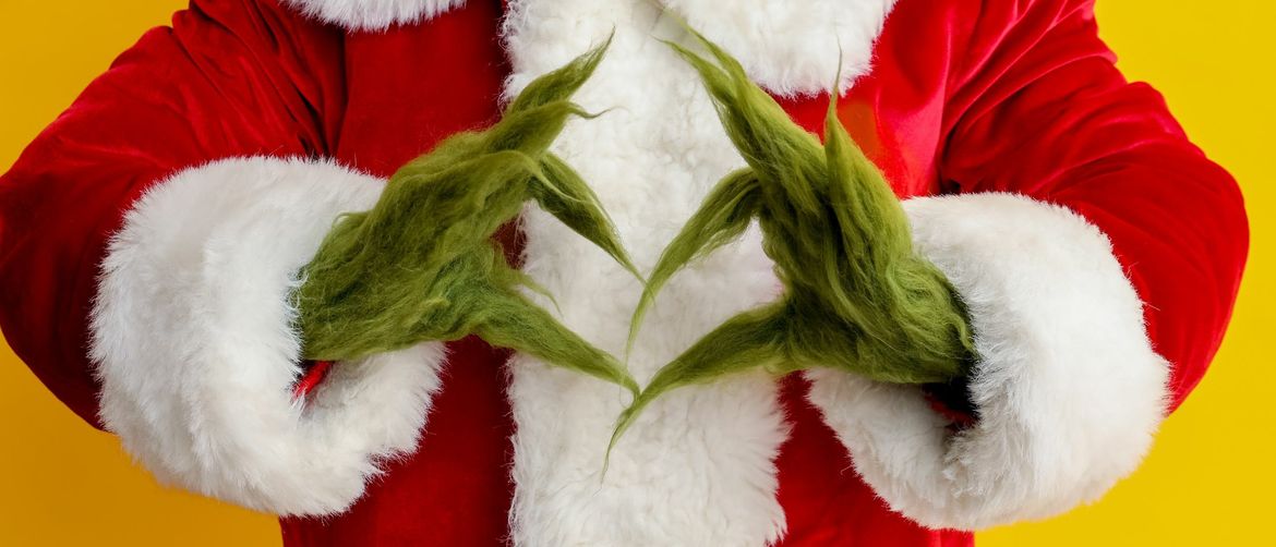 Grinch u kostimu Djeda Mraza