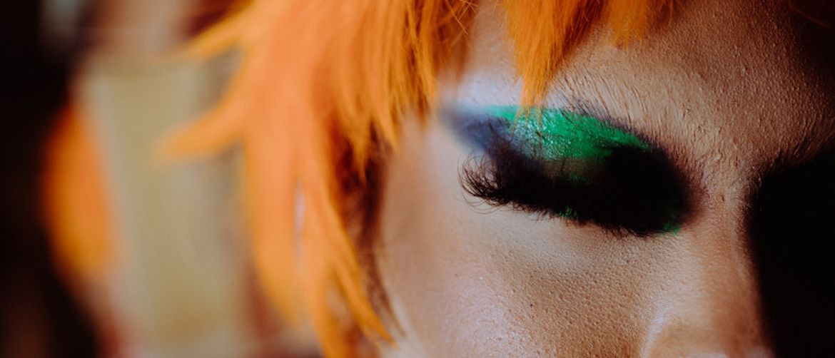 Ili puno boja ili potpuno crnilo!