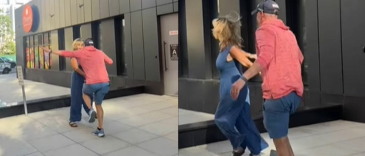 Roditelji koji plešu nasred ulice