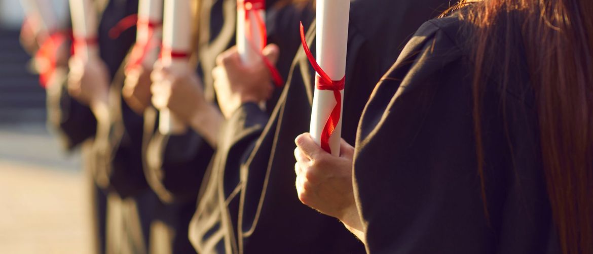 Dodjela diploma na promociji
