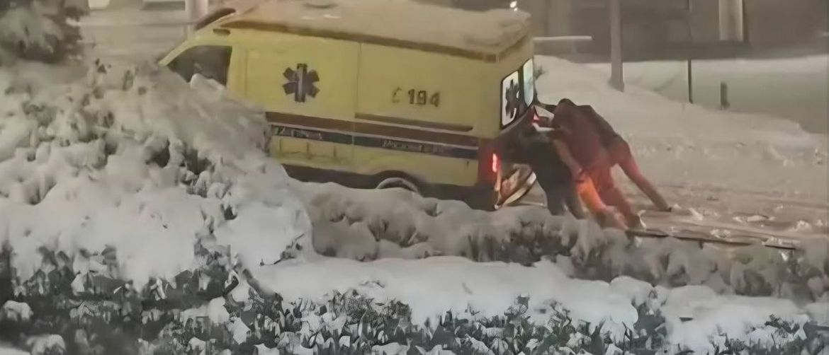 Hitna ispred Rebra u Zagrebu