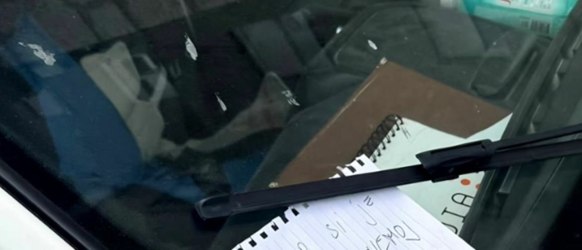 Smiješna poruka na automobilu