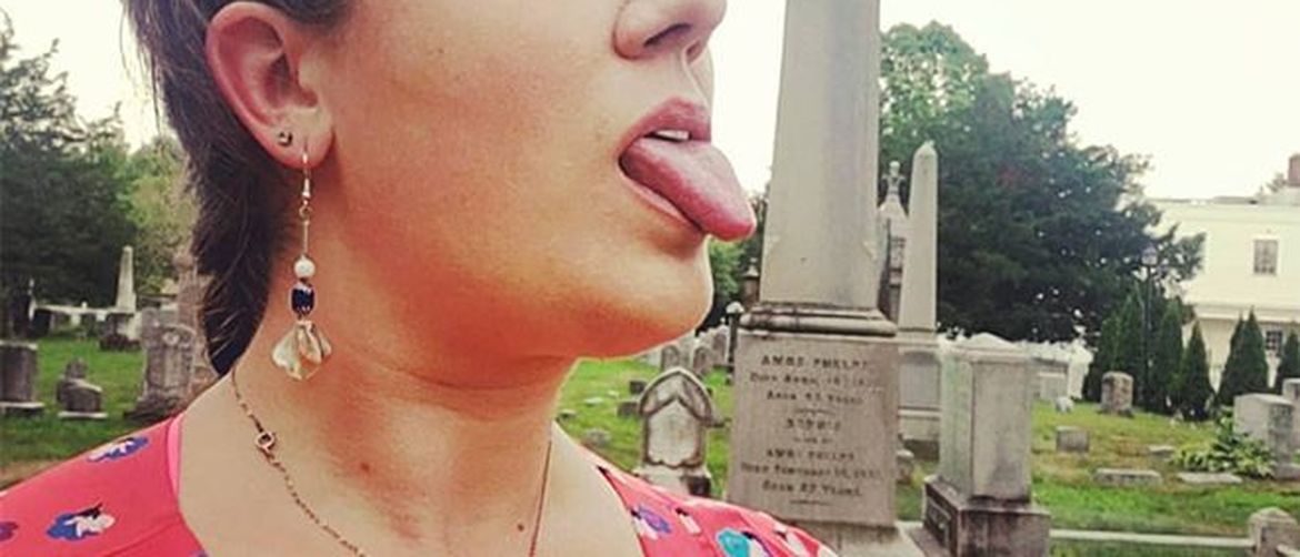 Selfiji s groblja (Foto: Instagram)