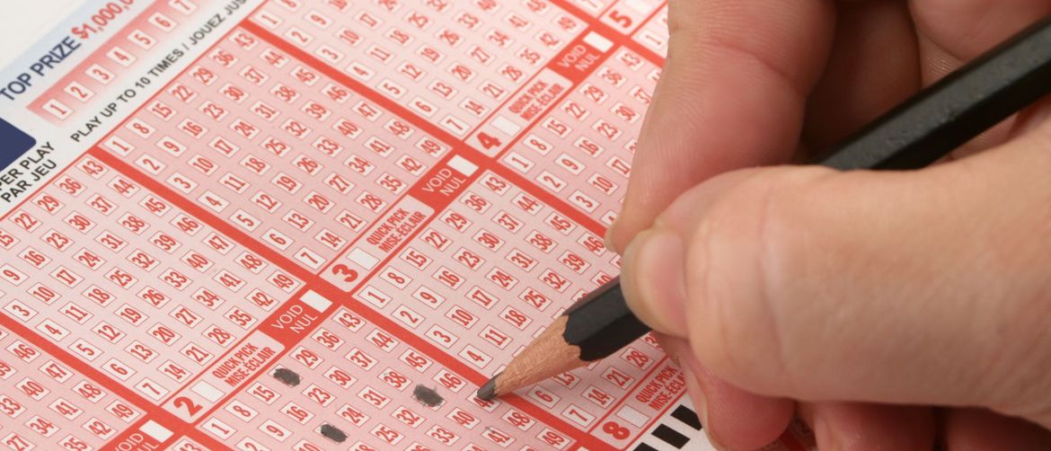 Redovito igra lutriju.