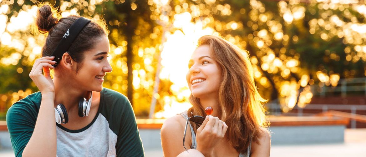 Djevojke razgovaraju