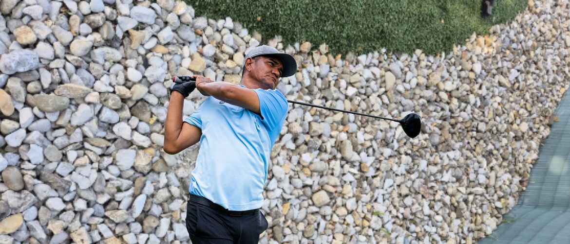 Golfer i slika nestale loptice
