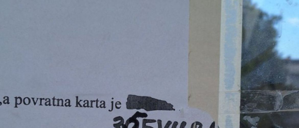 Natpis na autobusnoj stanici