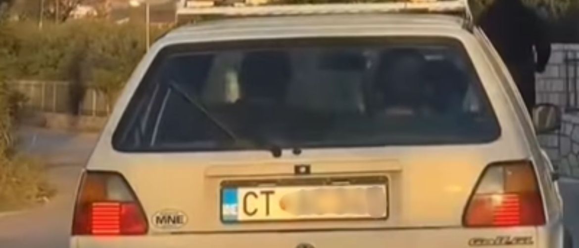 Golf u Crnoj Gori s Eiffelovom tornjem