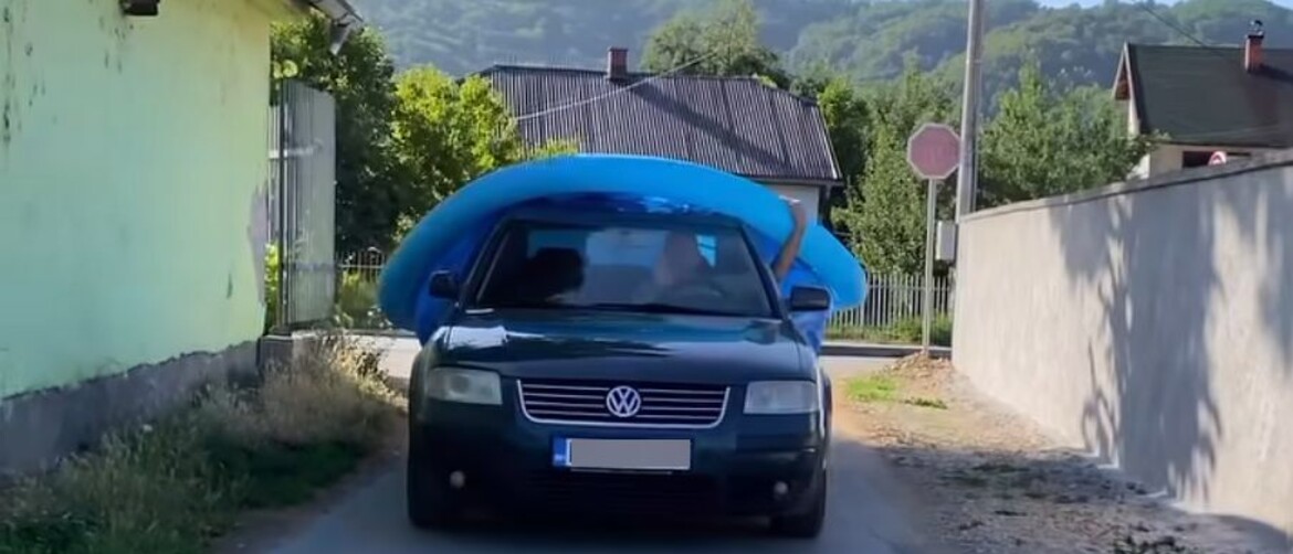 Tata nosi bazen