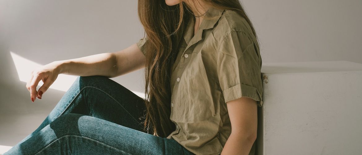 Tužna zabrinuta djevojka