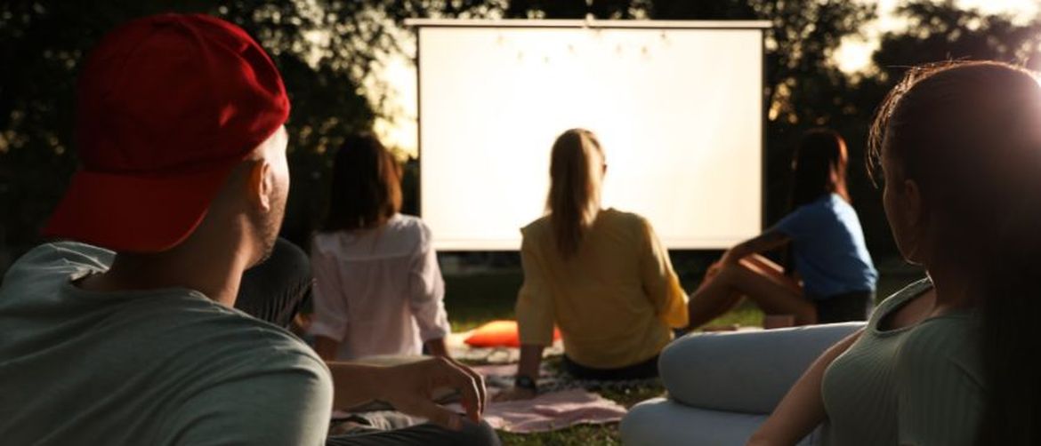 Spoj u kinu na otvorenom