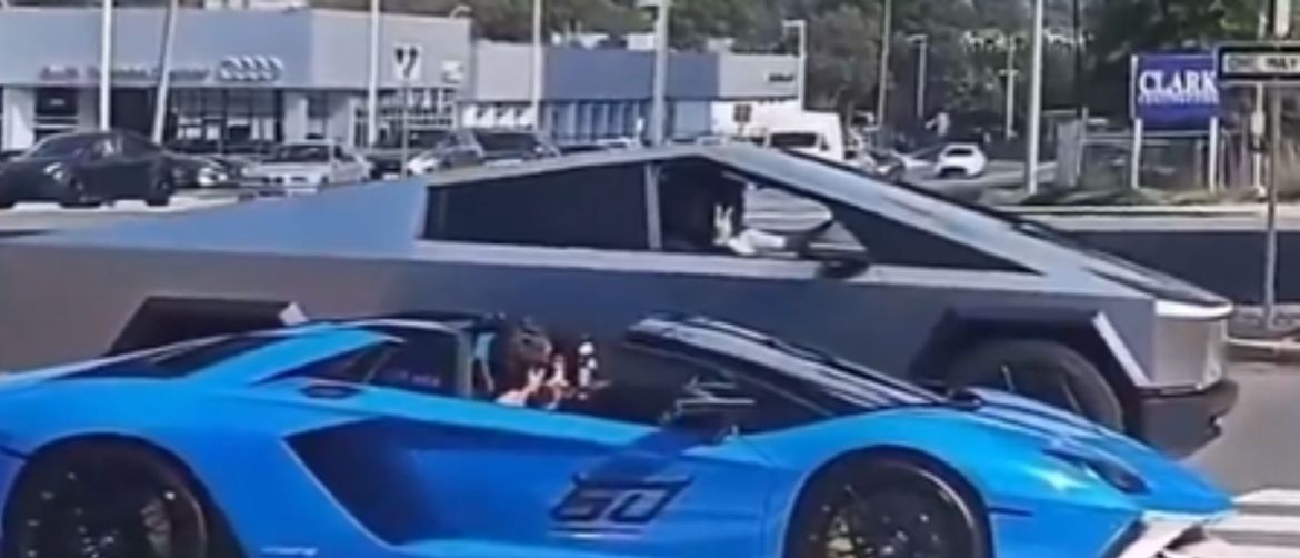 Utrka između Tesle i Lamborghinija