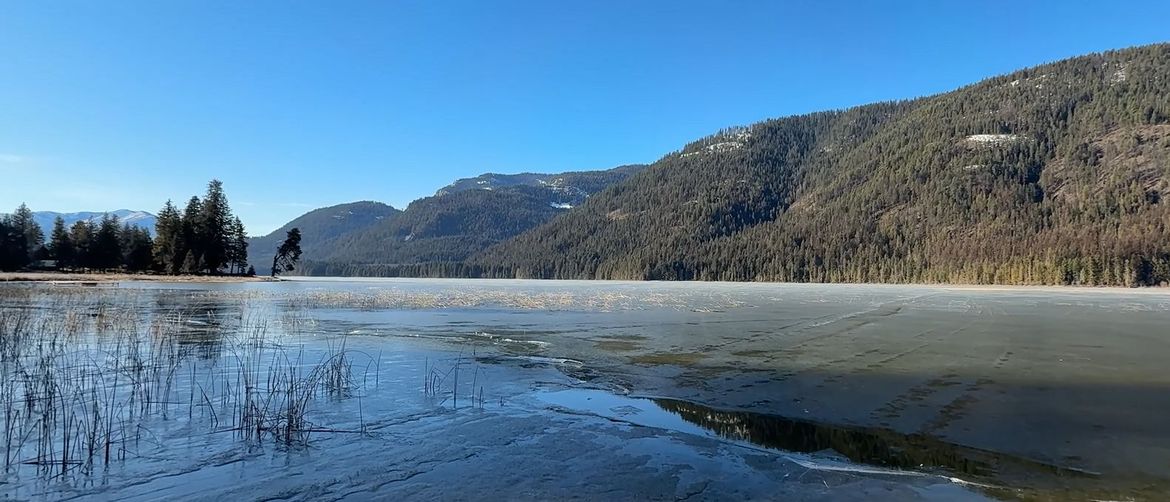 Zaleđeno jezero