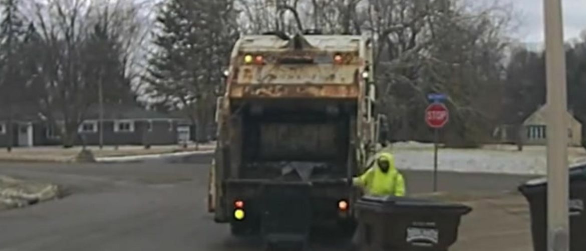 Kriminalac skriven u kanti za smeće