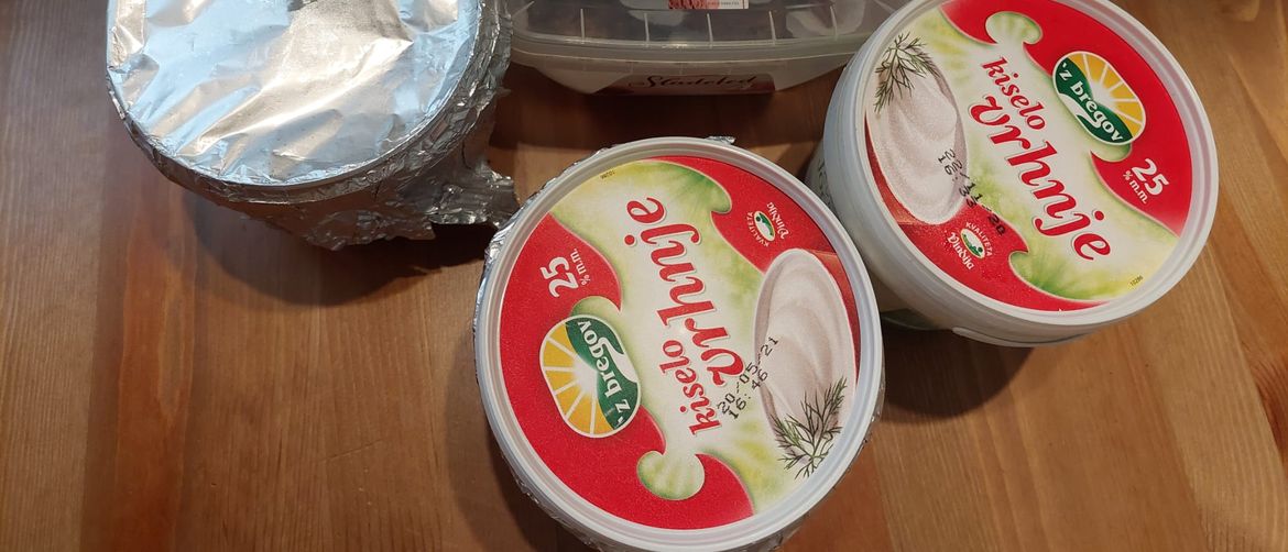 Domaća hrana u plastičnim posudicama