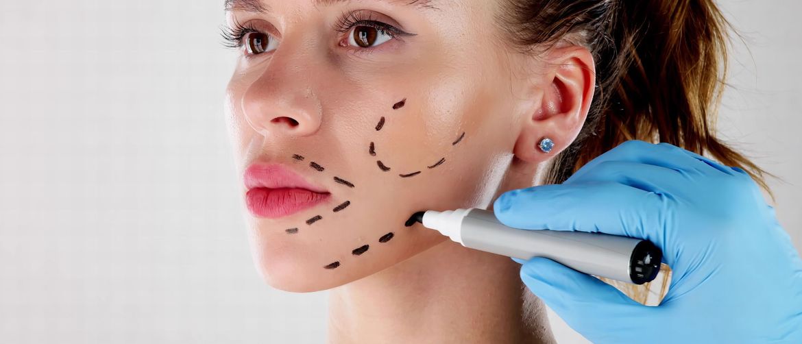 Žena spremna za operaciju lica