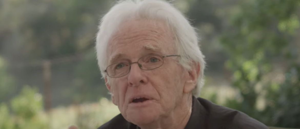 Fotograf Chuck O'Rear pri intervjuu