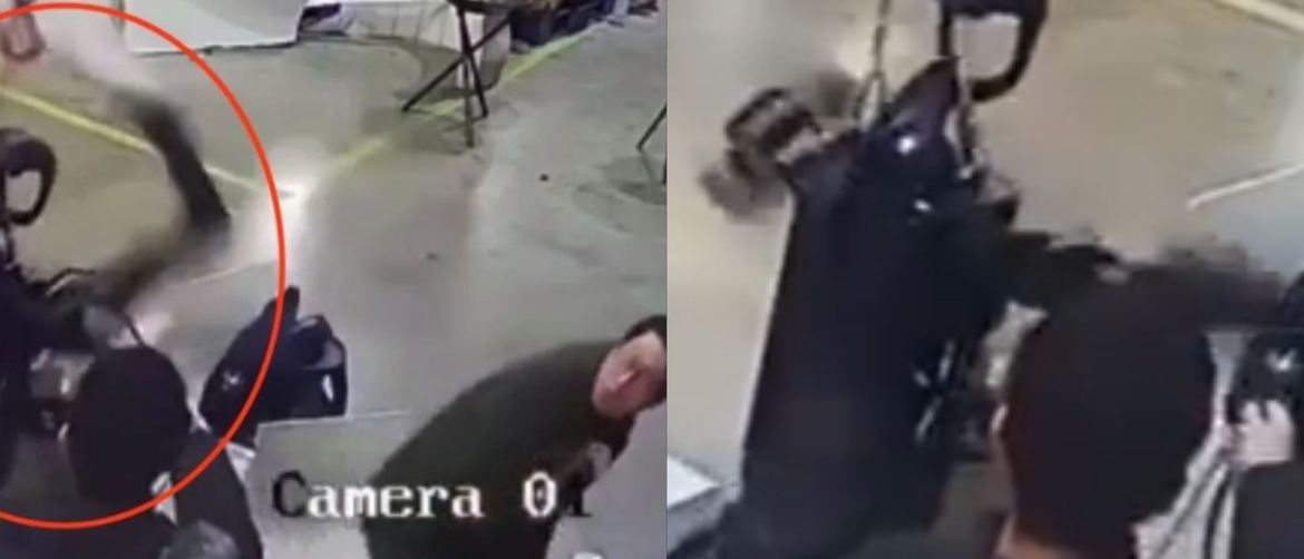 Humanoidni robot koji je poludio pred radnicima tvornice