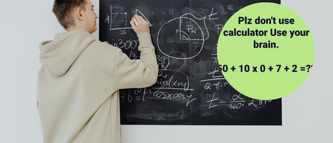 Matematičar kako rješava problem na ploči i matematička zagonetka