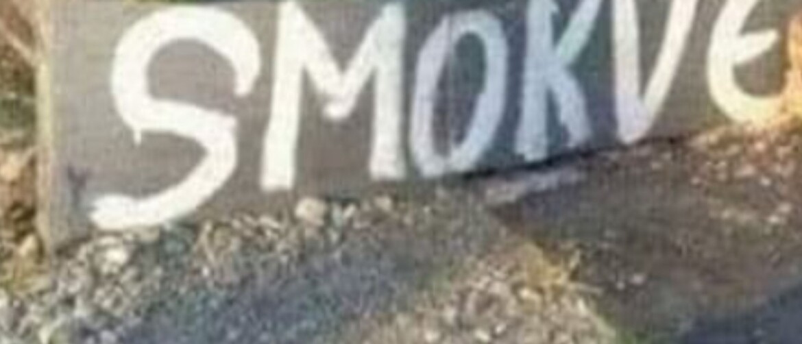 Natpis smokve na štandu za lubenice