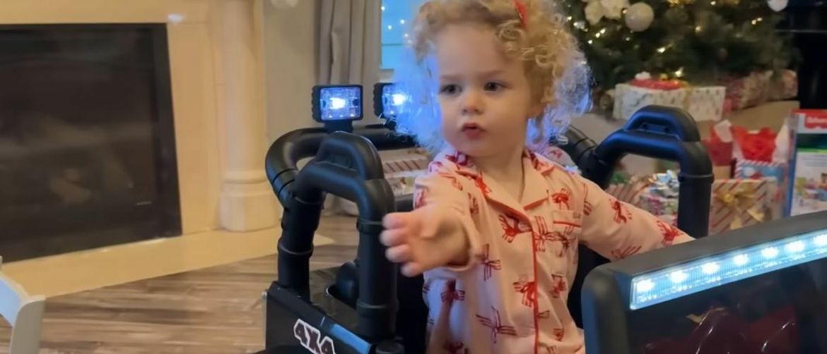 Djevojčica i autić