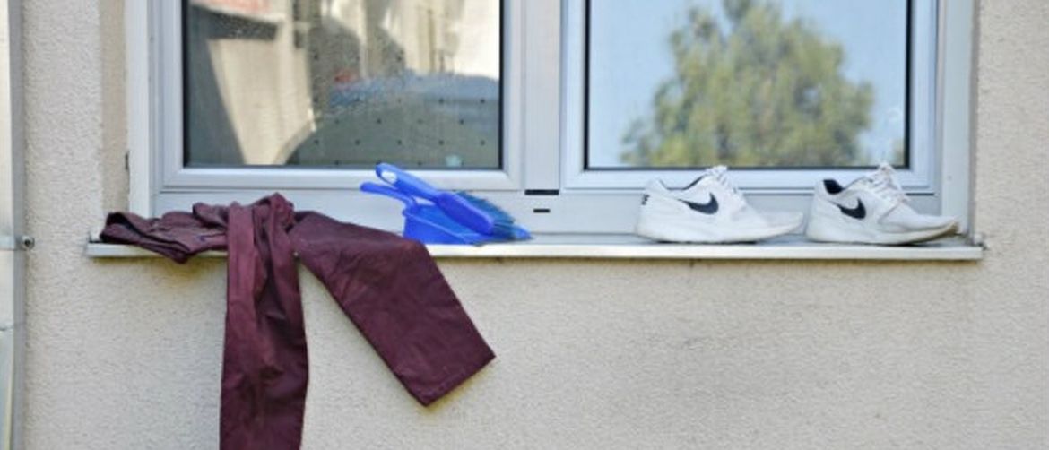 Živopisne klupčice na prozoru doma 'Cvjetno'