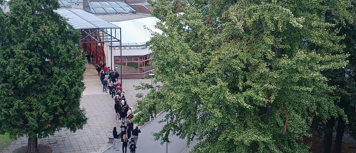 Gužva ispred menze na Radiću