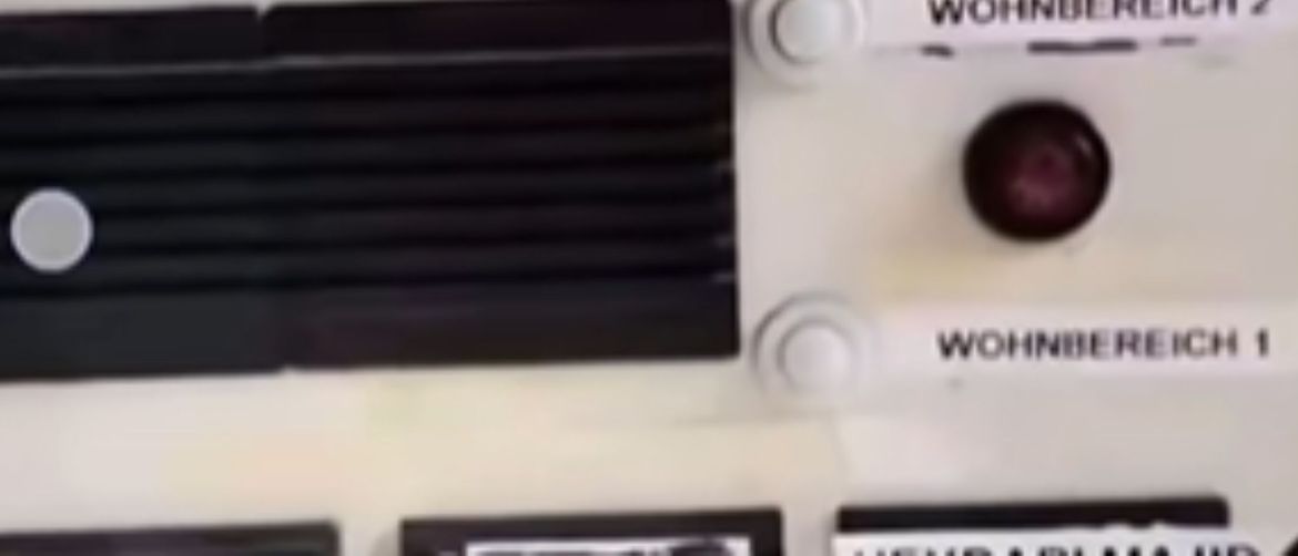 Zvono ispred zgrade u Njemačkoj