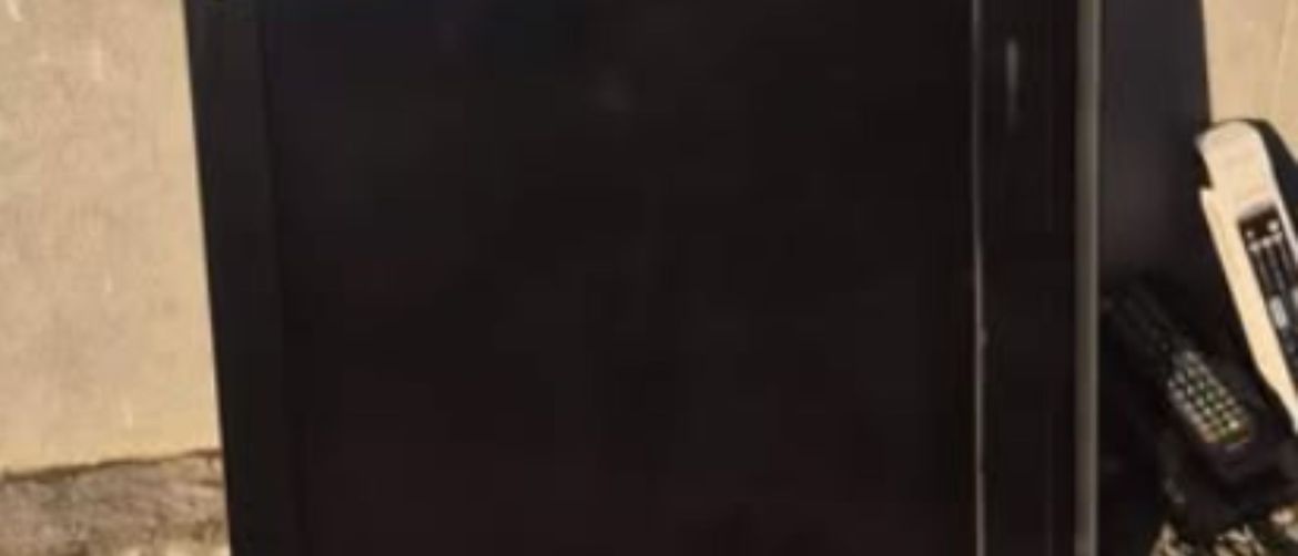 Televizor na poklon sa smiješnom porukom