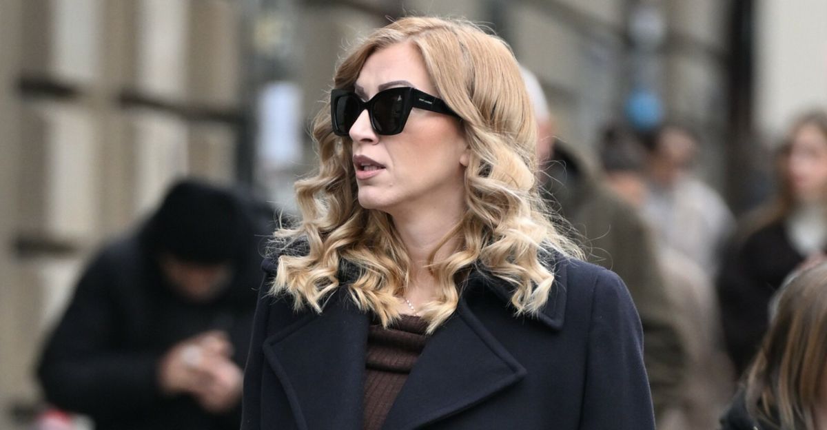 Ulična moda Zagreb lakirane čizme do koljena 2026. - 1